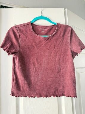 American Eagle Outfitters Mauve Ribbed Lettuce-Edge Crop Tee